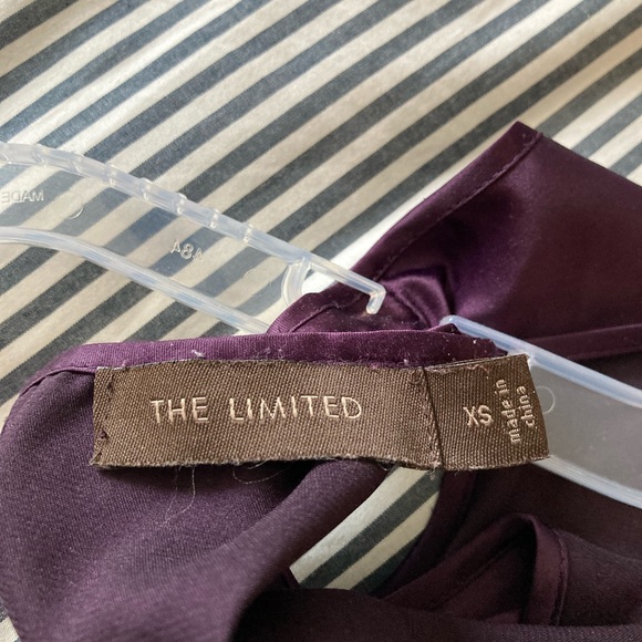 The Limited silky ruffle top wine color - Picture 3 of 3